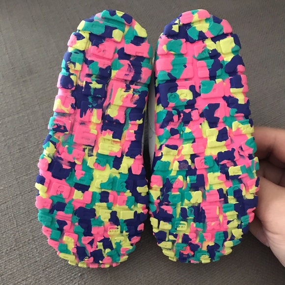 Girls Reebok Size 7 - Picture 5 of 6